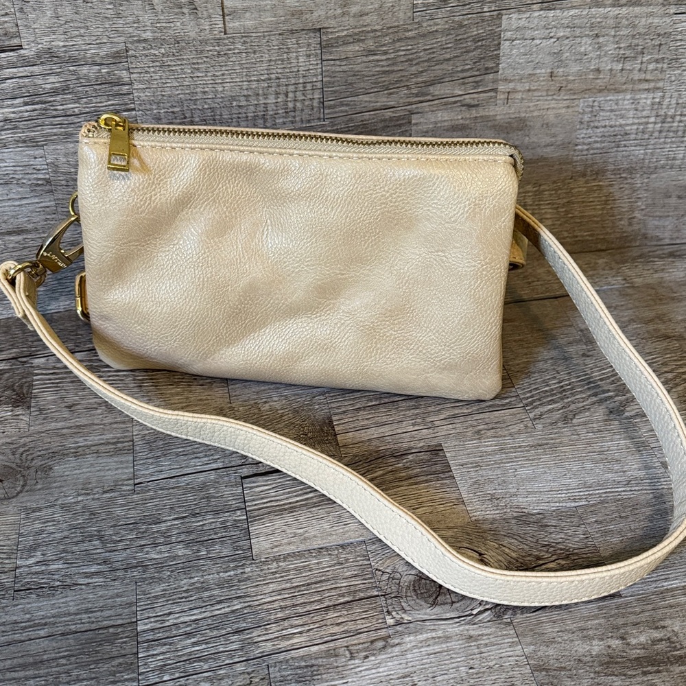 Elegant Tan Leather Shoulder Bag